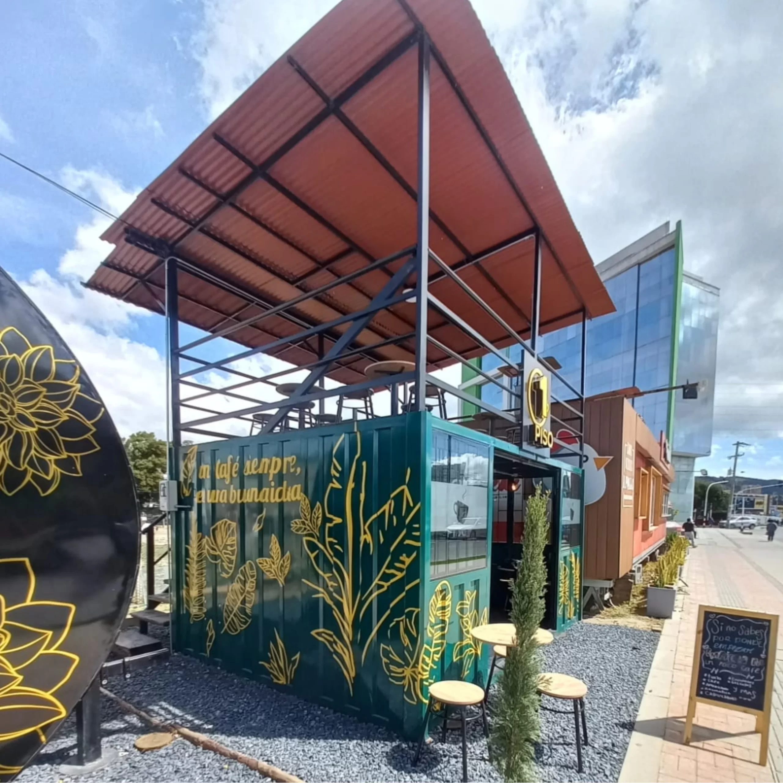 container-vinilo-varka-studio